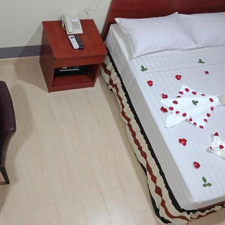 Hato Inn Янгон Екстер'єр фото